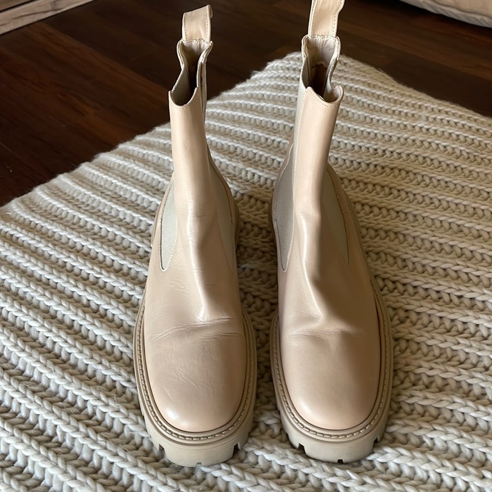 Zara size 39 cream lug boot